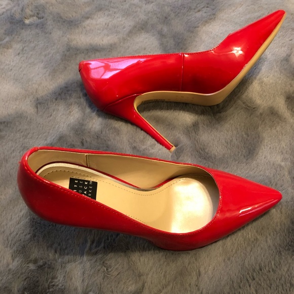 Red pumps - Picture 1 of 3